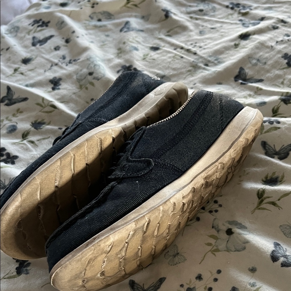 Skechers womans Navy On-the-Go Sneakers - Picture 3 of 3